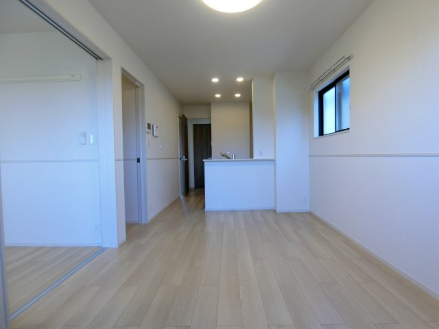 ヒカルサ境港渡町ウエストの居間・リビング