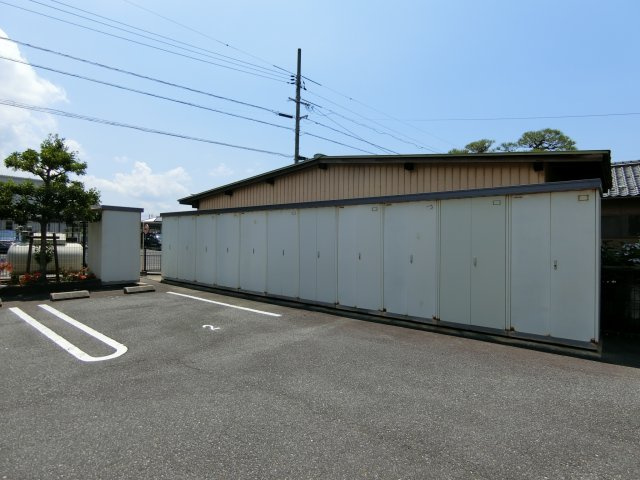 ピュアセルト森尾Ⅱの駐車場