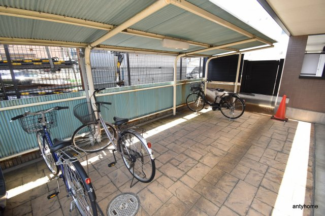 シャルマン・クレールの駐車場