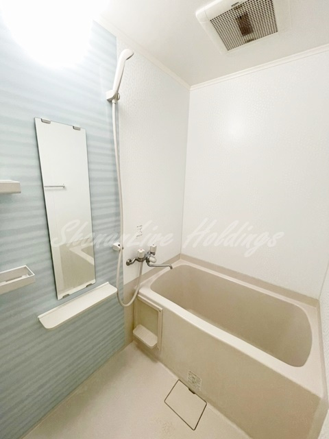 アース湘南台の浴室