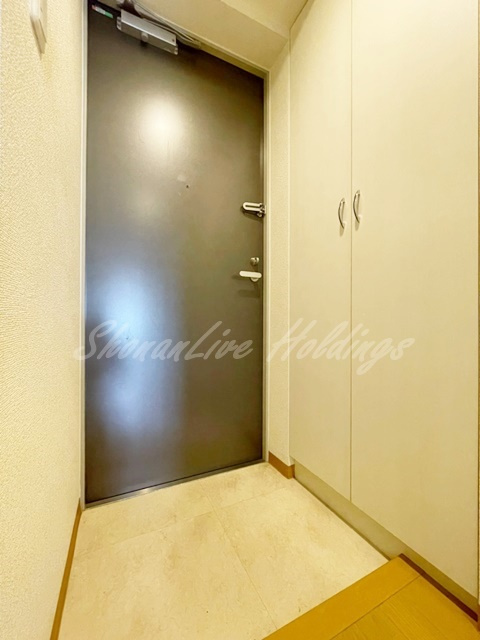 アース湘南台の玄関