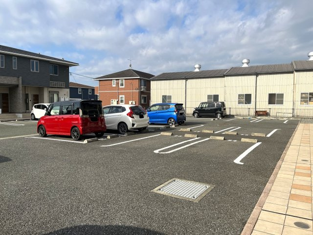 ＮＭＯＮ・ⅡＪの駐車場