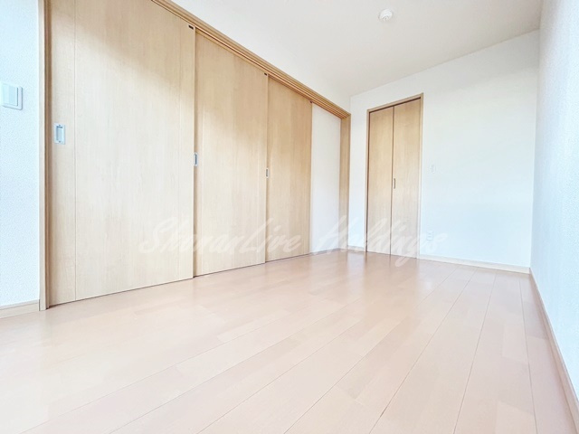藤沢市辻堂太平台２丁目の賃貸マンションの寝室