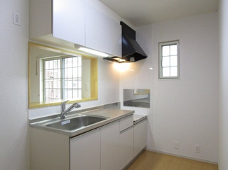 【キッチン】 | サニーヴィラ | お料理しやすいキッチンです