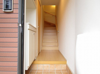 【玄関】 | サニーヴィラ | きれいな玄関です