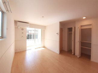 【居間・リビング】 | グラン・アルカディア | ゆったりとした居間です