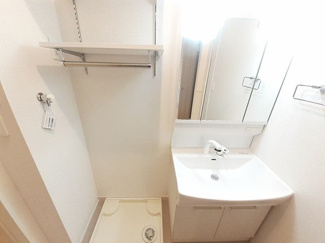 【洗面所】 | ポスト　フォルトナートＡ | スペースが確保できる洗面所です