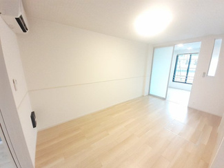 【居間・リビング】 | アンフィニ土浦Ａ | こちらのリビングで趣味の時間をお楽しみください