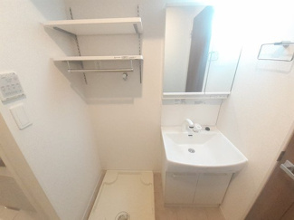 【洗面所】 | アンフィニ土浦Ａ | ゆったりとスペースのある洗面所