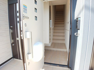 【玄関】 | オフショアⅤ | ゆったりとした玄関です