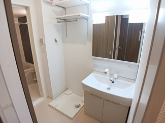 【洗面所】 | オフショアⅤ | 使いやすい洗面所です