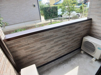 【バルコニー】 | ヒカルサ土浦神立ウエスト | 外からの目が気にならないバルコニーで洗濯物が干せます