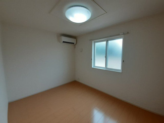 【内装】 | ノーヴァ・トワーレ | 明るい色調の室内です