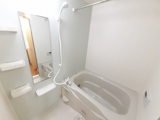 【浴室】 | ノーヴァ・トワーレ | 落ち着いた空間のお風呂です