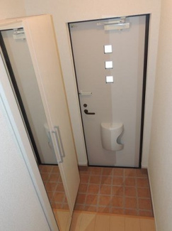 【玄関】 | ベリーヒルズＡ | きれいな玄関です