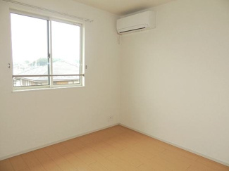 【内装】 | ベリーヒルズＡ | 明るい色調の室内です