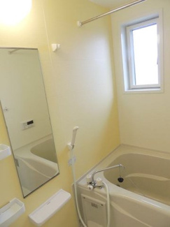 【浴室】 | ベリーヒルズＡ | コンパクトで使いやすいお風呂です