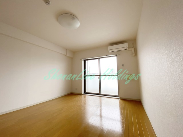 藤沢市鵠沼石上３丁目の賃貸マンションの洋室