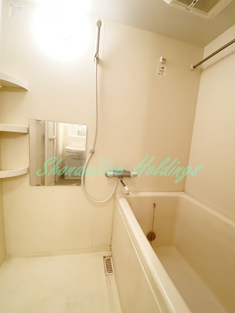 藤沢市鵠沼石上３丁目の賃貸マンションの浴室