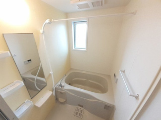 【浴室】 | メゾンレーヴ | きれいなお風呂です