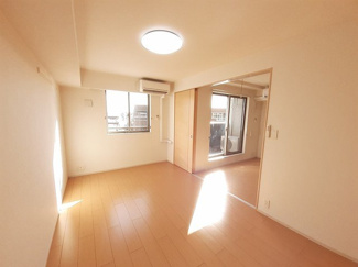 【内装】 | セイバリーヒルズ土浦 | 明るい色調の室内です