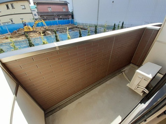 【バルコニー】 | ホワイトセイルⅡ | 開放的で明るい空間を演出してくれるバルコニーです