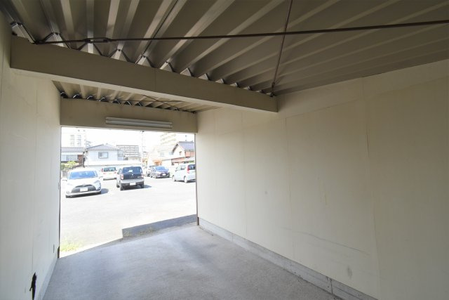 【その他】 | 公洋ガレージ | 屋根が斜めの為　高さ：入口218㎝→196㎝