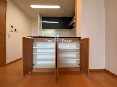 【キッチン】 | リーガル靭公園南 | カウンター下にある収納