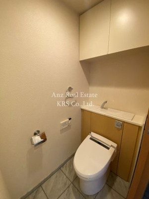 【トイレ】 | リーガル靭公園南 | 冬場での使用や清潔好きの方にうれしい温水洗浄便座♪