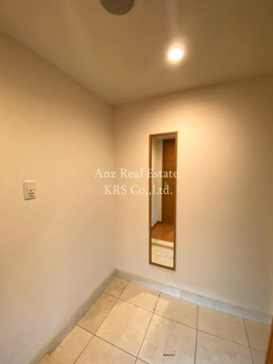 【設備】 | リーガル靭公園南 | 玄関にある姿見鏡