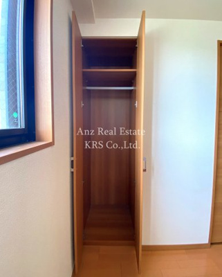【設備】 | リーガル靭公園南 | 寝室にあるもう一つのクローゼット