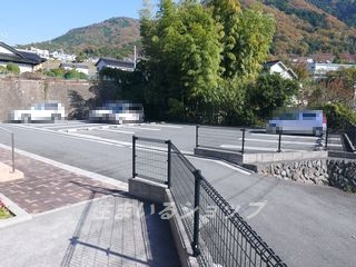 広島市安佐北区可部東１丁目のアパートの駐車場