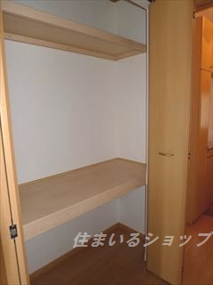 広島市安佐北区可部東１丁目のアパートの収納