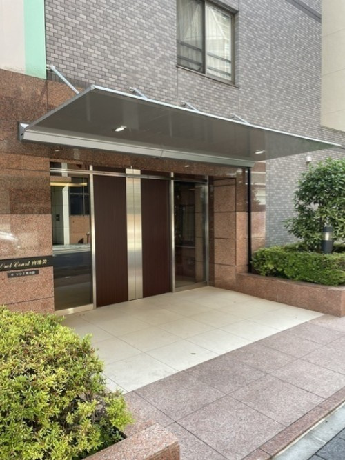 アウルコート南池袋のエントランス