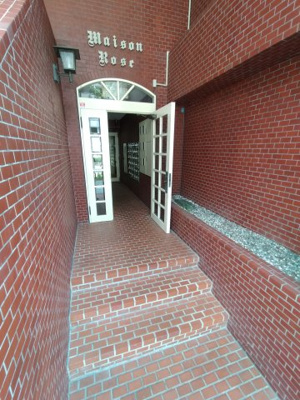 【エントランス】 | メゾンロージェ