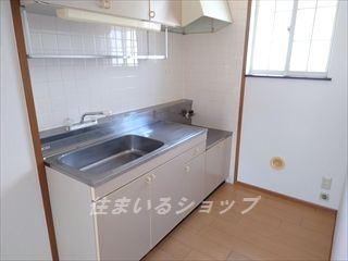 広島市安佐北区亀山５丁目のアパートのキッチン
