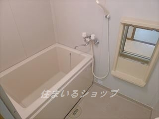 広島市安佐北区亀山５丁目のアパートの浴室