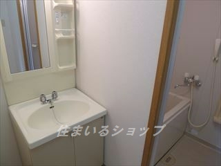 広島市安佐北区亀山５丁目のアパートの洗面所