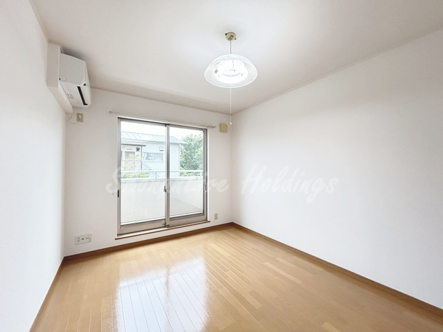 鎌倉市大町２丁目のアパートの居間・リビング