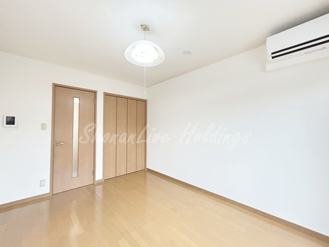 鎌倉市大町２丁目のアパートの寝室