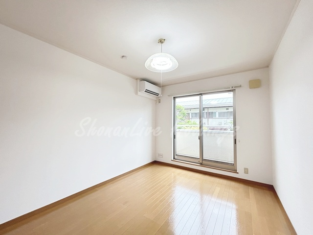 鎌倉市大町２丁目のアパートの居間・リビング|使いやすいリビングになります♪