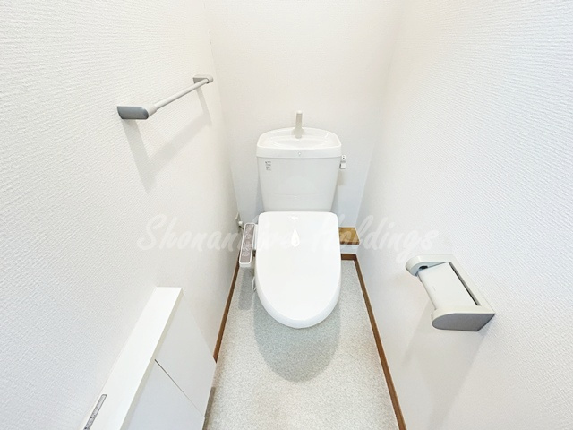 鎌倉市大町２丁目のアパートのトイレ|清潔感のあるトイレです