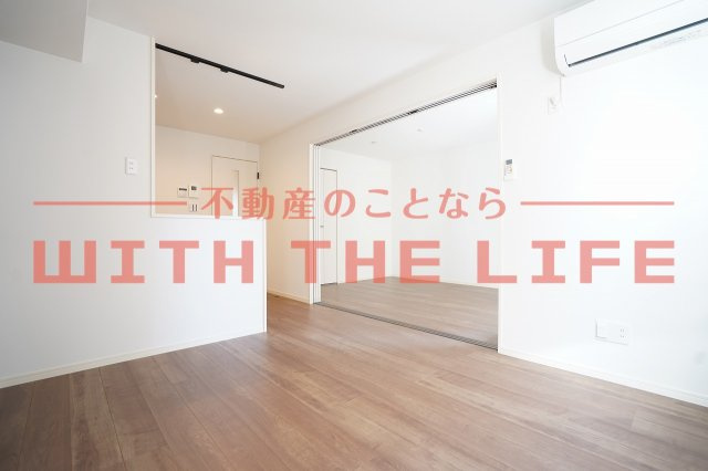 Leaf津福駅南【キャッシュバック対象物件】の居間・リビング|ゆったり過ごせる居間です