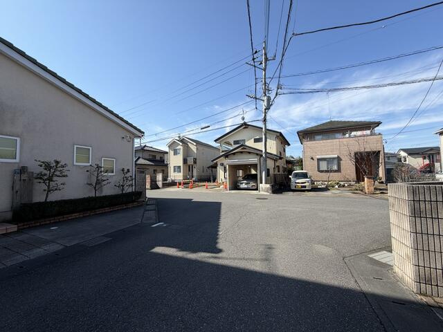 宇都宮市鶴田２丁目　3ＳＬＤＫ　中古住宅の前面道路含む現地写真