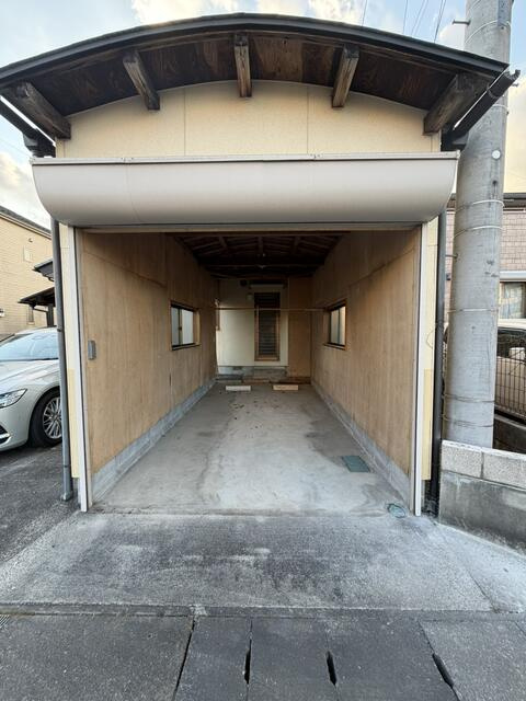 宇都宮市鶴田２丁目　3ＳＬＤＫ　中古住宅の駐車場