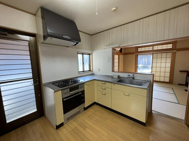宇都宮市鶴田２丁目　3ＳＬＤＫ　中古住宅のキッチン