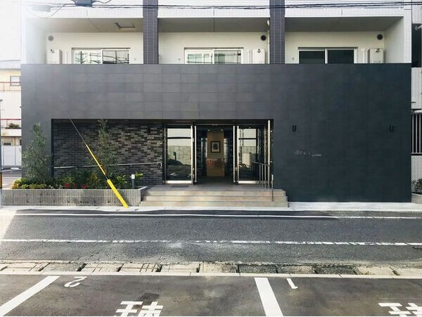 フラッツ東比恵のエントランス
