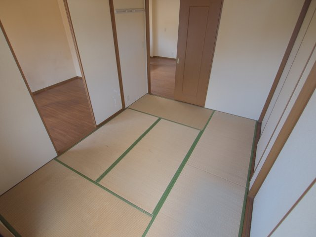 ファミール宗本 B棟の和室