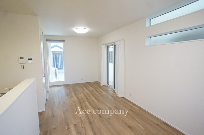 【居間・リビング】 | 八尾市山本町北6丁目 | 【LDK：11.3帖】