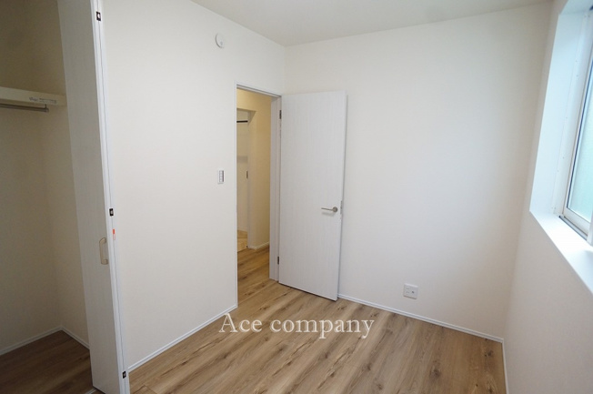 【子供部屋】 | 八尾市山本町北6丁目 | 【2階：北側洋室4.4帖】クローゼット完備です♪